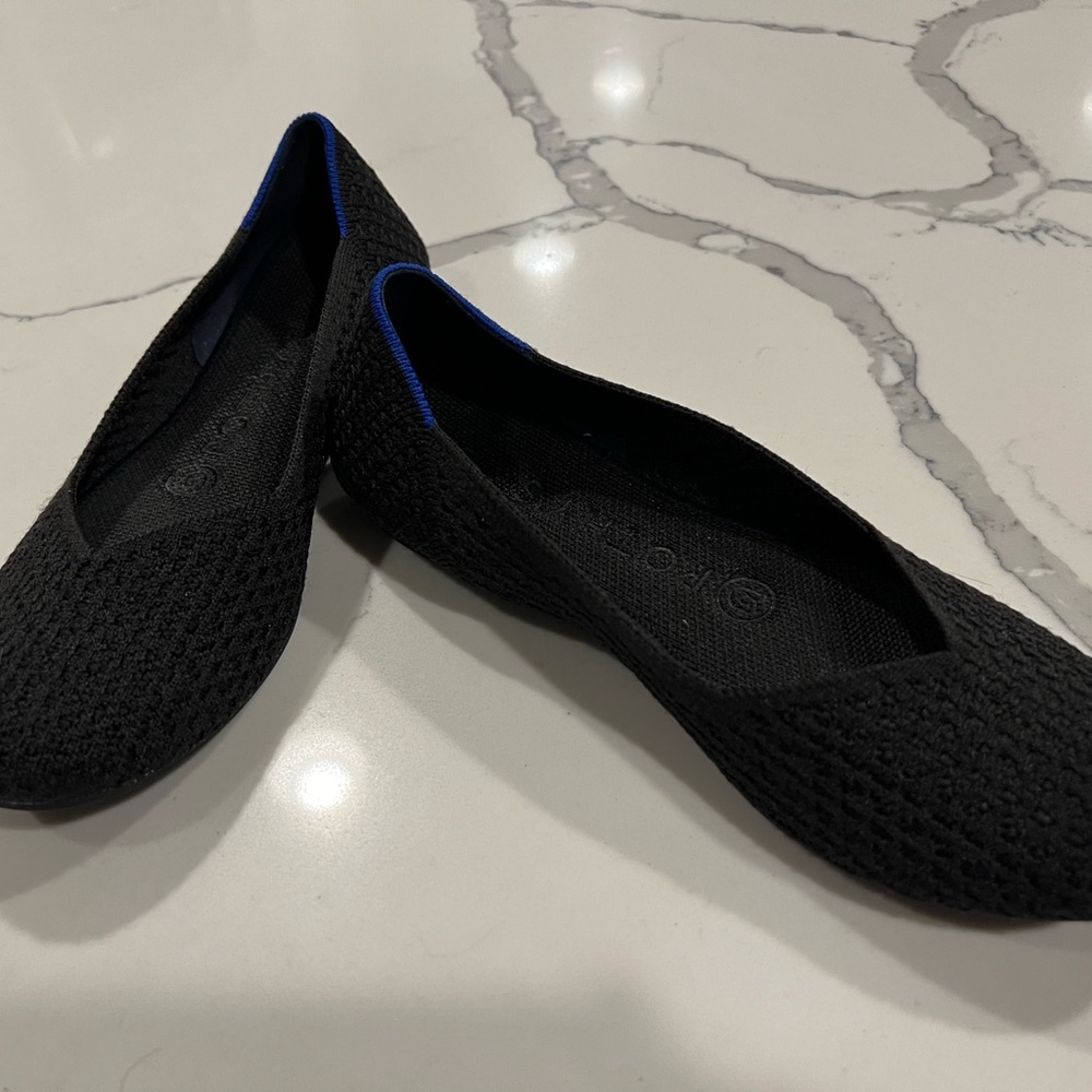 Rothy’s 6.5 Solid Black Flat with Honeycomb or waffle weave design - Picture 3 of 11